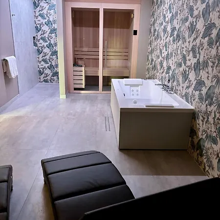Отель Saccardi & - Adults Only 4*