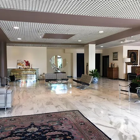 Saccardi & - Adults Only 카셀레 디 소마캄파냐