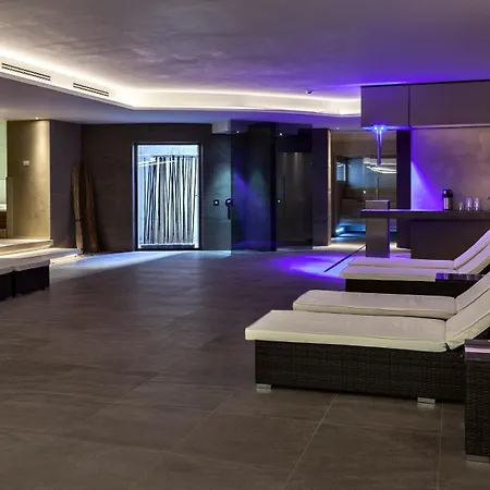 Saccardi & - Adults Only 4*