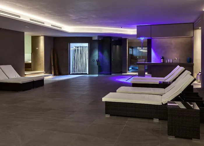 Saccardi & - Adults Only 4*